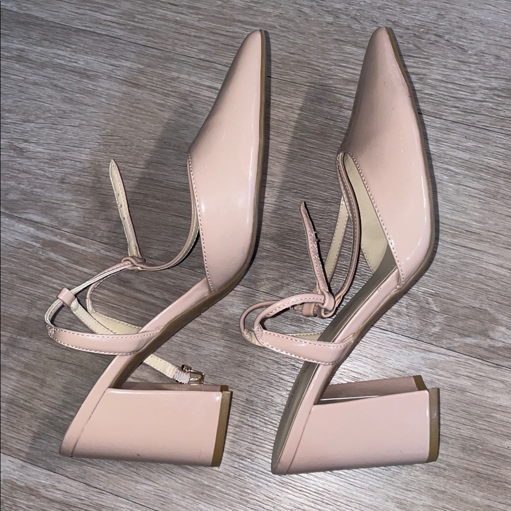 Nine West Barely Nude Patent T Bar Heels size 9.5 - Picture 6 of 9